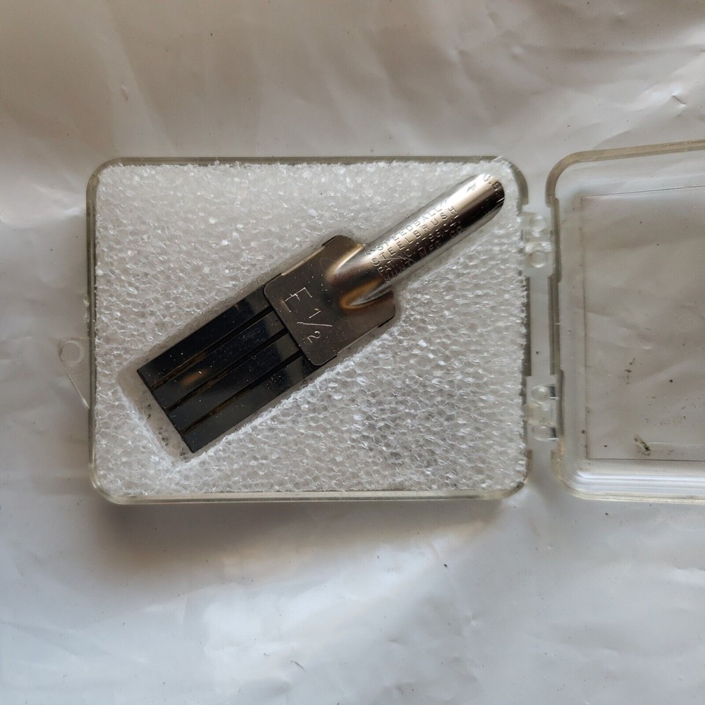 New Old Stock SPEEDBALL Steel Brush E 1/2” Calligraphy
